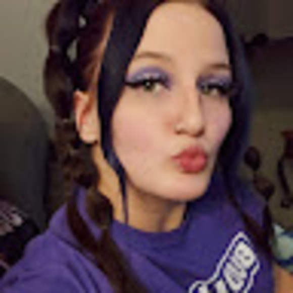 Meet your Posher, Breeanna - Picture 1 of 1